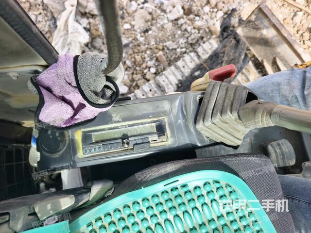 座椅左側控制臺/音響/含左手柄（駕駛室部分）