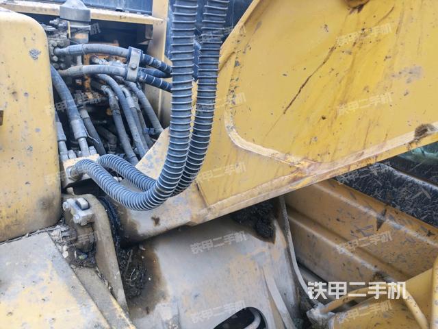 大臂根部?斜視(工作和回轉(zhuǎn)裝置) 大臂根部?斜視(工作和回轉(zhuǎn)裝置)