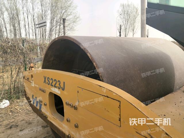 正后側(cè)(壓路機(jī)前后車架) 正后側(cè)(壓路機(jī)前后車架)