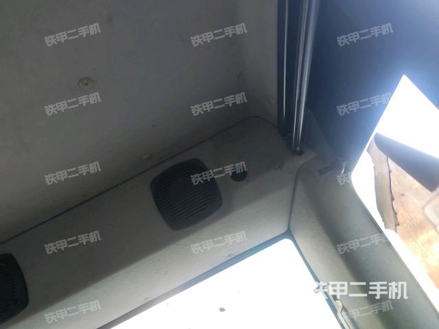 左后方玻璃角標(biāo)(駕駛室部分) 左后方玻璃角標(biāo)(駕駛室部分)