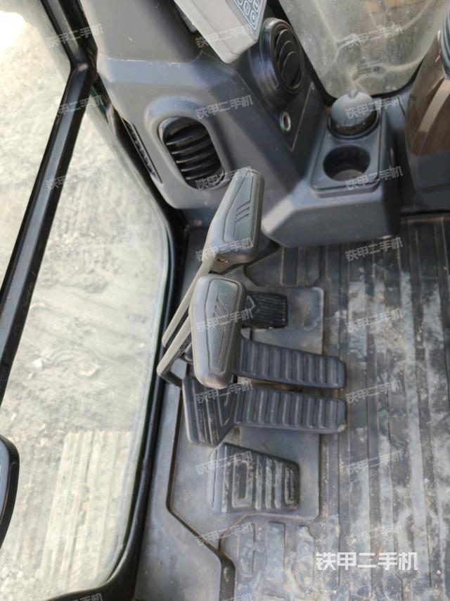 座椅左側(cè)控制臺(tái)/音響/含左手柄（駕駛室部分）