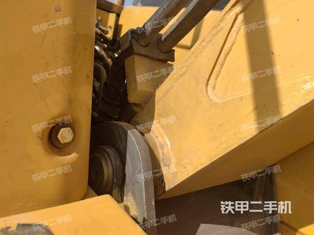 大臂根部?斜（工作和回轉(zhuǎn)裝置）