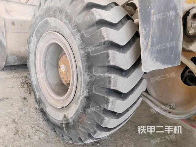 右前輪(行走機構(gòu)) 右前輪(行走機構(gòu))