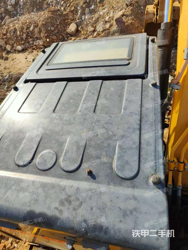 駕駛室頂部（整機(jī)外觀）