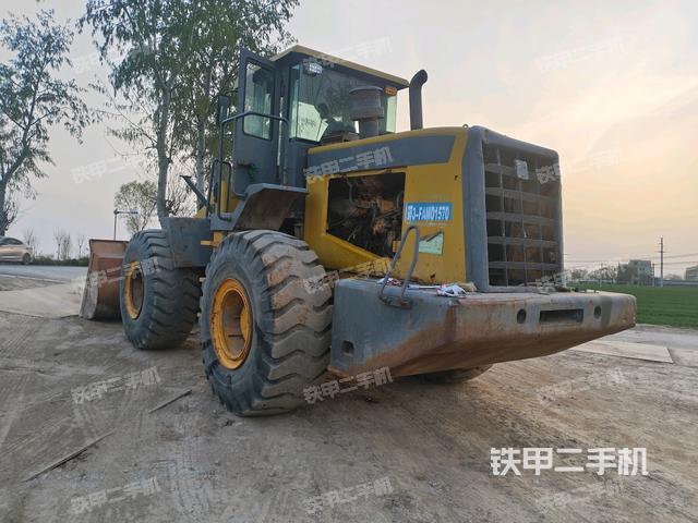 發(fā)動機(jī)右側(cè)(整機(jī)外觀及大件) 發(fā)動機(jī)右側(cè)(整機(jī)外觀及大件)