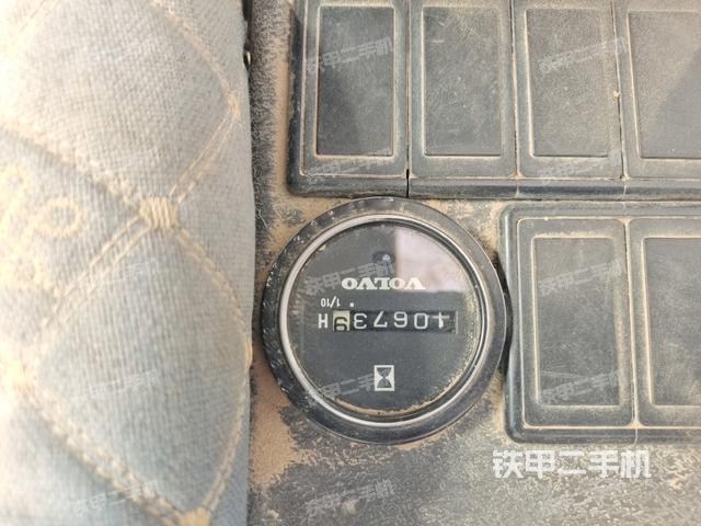 駕駛室正側(cè)(駕駛室部分) 駕駛室正側(cè)(駕駛室部分)