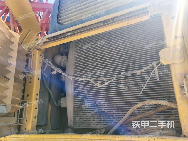 散熱器正面(大件艙室) 散熱器正面(大件艙室)
