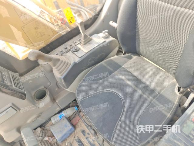 座椅左側(cè)控制臺(tái)/音響/含左手柄（駕駛室部分）