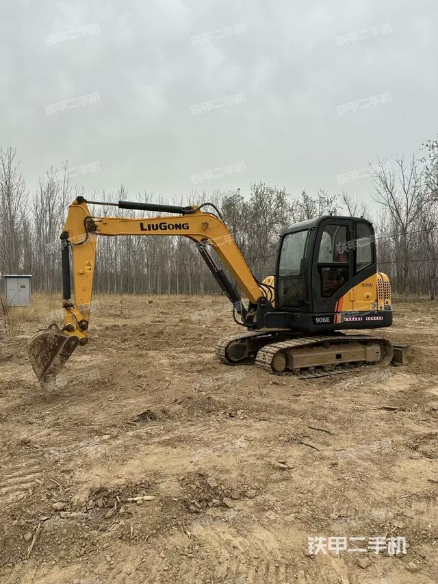 駕駛室整體（整機(jī)外觀）