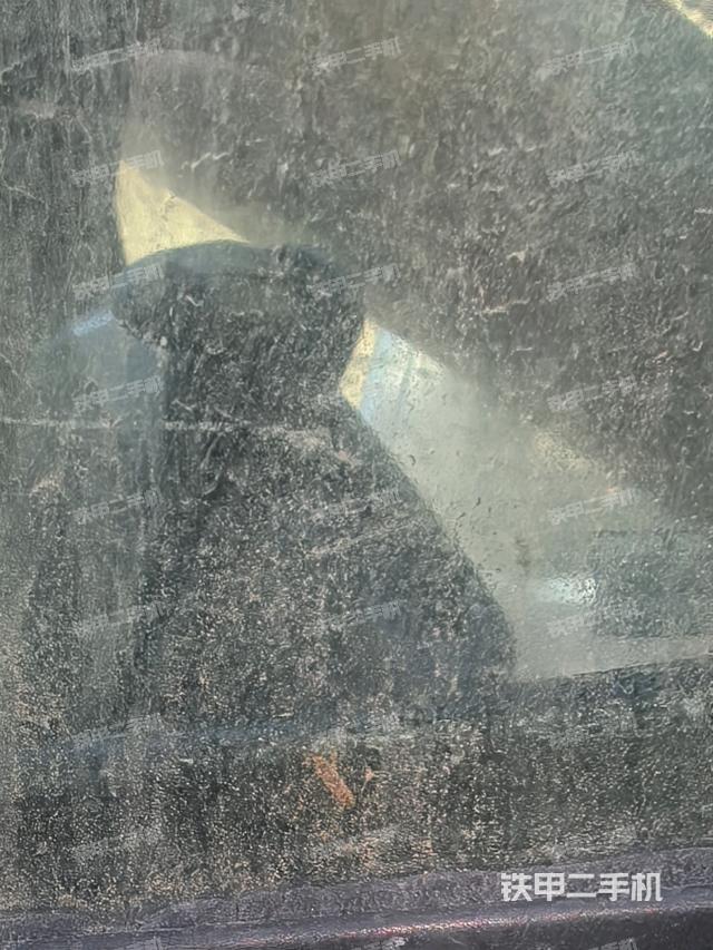 座椅右側(cè)控制臺(tái)/鑰匙門/油門/含右手柄(駕駛室部分) 座椅右側(cè)控制臺(tái)/鑰匙門/油門/含右手柄(駕駛室部分)