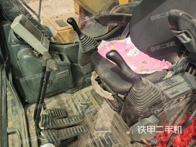 座椅右側(cè)控制臺(tái)/鑰匙門/油門/含右手柄（駕駛室部分）