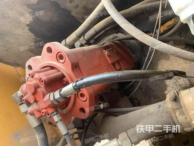 液壓泵艙室正面整體(整機(jī)外觀) 液壓泵艙室正面整體(整機(jī)外觀)