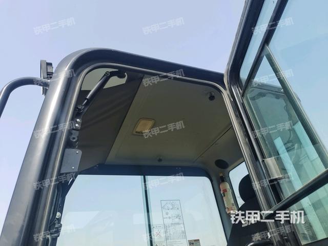 ?駕駛室正側(cè)（駕駛室部分）