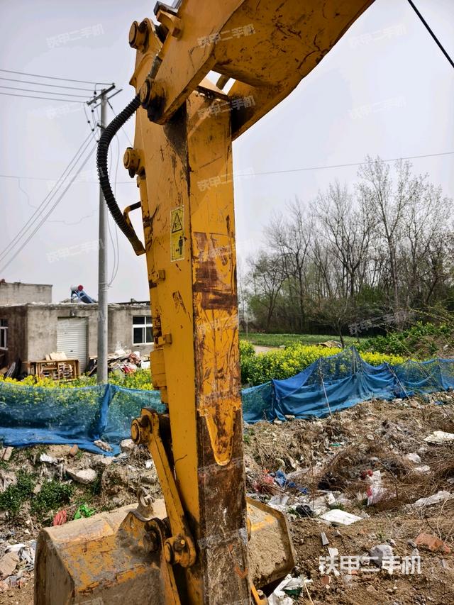 小臂整體左后(工作和回轉(zhuǎn)裝置) 小臂整體左后(工作和回轉(zhuǎn)裝置)