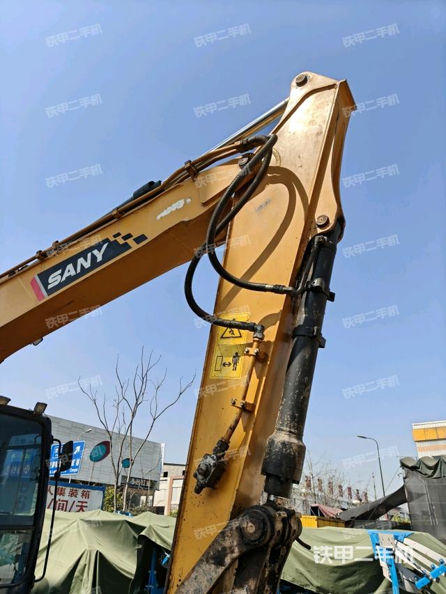 大臂油缸整體?豎拍（工作和回轉(zhuǎn)裝置）