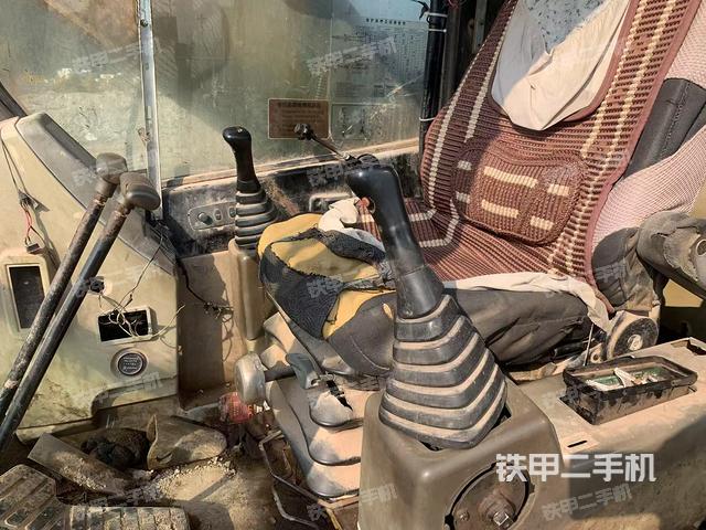 駕駛室整體（整機(jī)外觀）