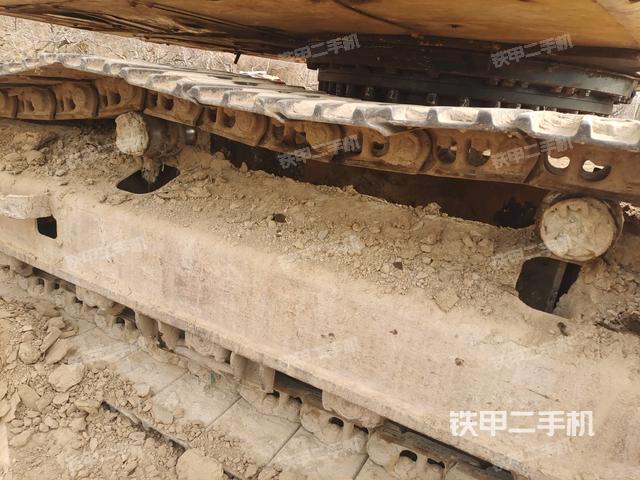 右側(cè)履帶整體(行走機(jī)構(gòu)) 右側(cè)履帶整體(行走機(jī)構(gòu))