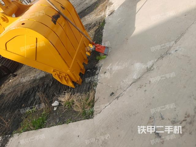 小臂整体左后（工作和回转装置）