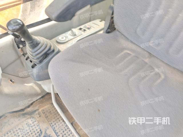 座椅后部(駕駛室部分) 座椅后部(駕駛室部分)