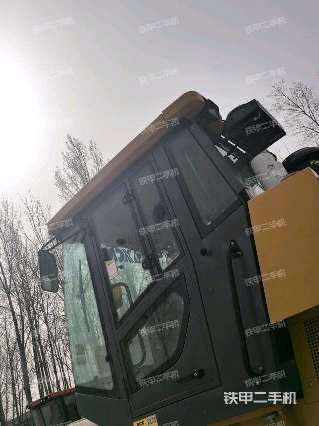 前輪右側(cè)減震塊連接及部件（壓路機(jī)前后車(chē)架）