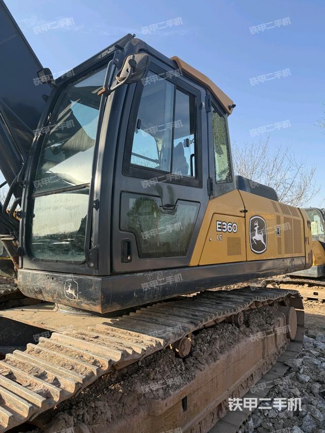 駕駛室整體（整機外觀）