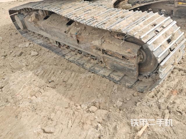 左側(cè)履帶整體?（行走機(jī)構(gòu)）