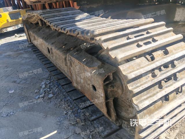 右側(cè)履帶整體(行走機(jī)構(gòu)) 右側(cè)履帶整體(行走機(jī)構(gòu))