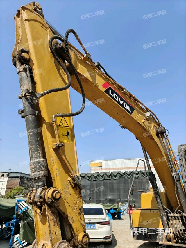 大臂油缸整體?豎拍（工作和回轉(zhuǎn)裝置）