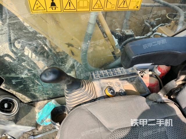 座椅左側(cè)控制臺(tái)/音響/含左手柄(駕駛室部分) 座椅左側(cè)控制臺(tái)/音響/含左手柄(駕駛室部分)