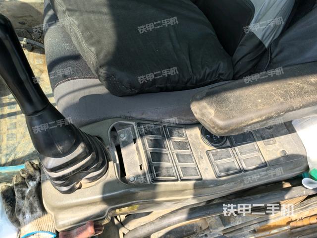 座椅左側控制臺/音響/含左手柄（駕駛室部分）