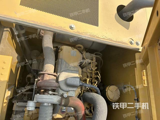 氣門(mén)室蓋螺絲特寫(xiě)（上車(chē)部件）