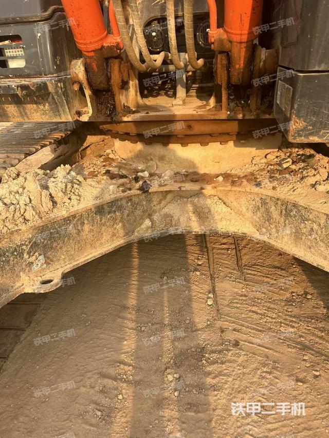 大臂根部?斜視(工作和回轉(zhuǎn)裝置) 大臂根部?斜視(工作和回轉(zhuǎn)裝置)