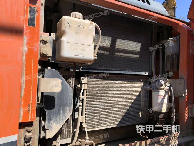 散熱器正面(大件艙室) 散熱器正面(大件艙室)