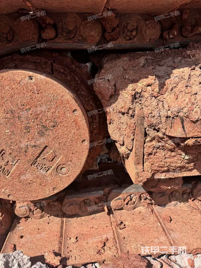 右側(cè)履帶整體(行走機構(gòu)) 右側(cè)履帶整體(行走機構(gòu))