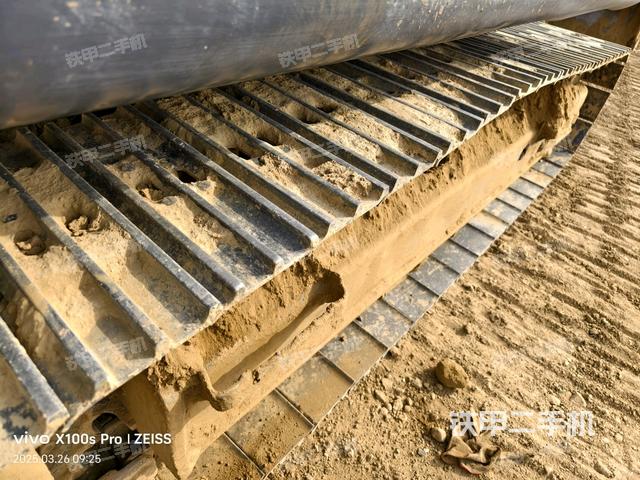 單側(cè)履帶整體（整機(jī)外觀）