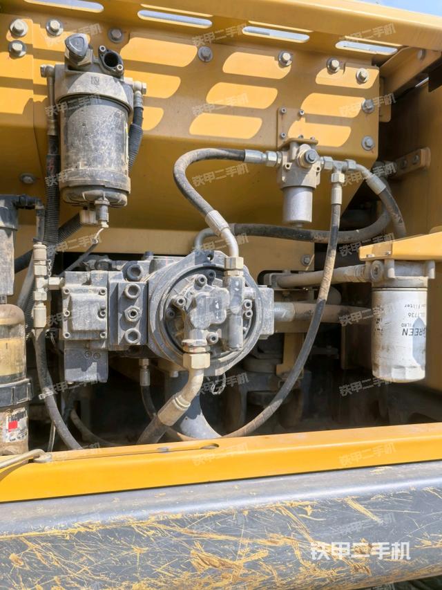 液壓泵斜45?左(大件艙室) 液壓泵斜45?左(大件艙室)