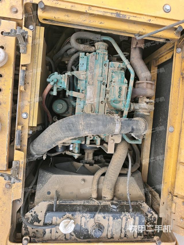 發(fā)動機(jī)整體俯視(整機(jī)外觀) 發(fā)動機(jī)整體俯視(整機(jī)外觀)