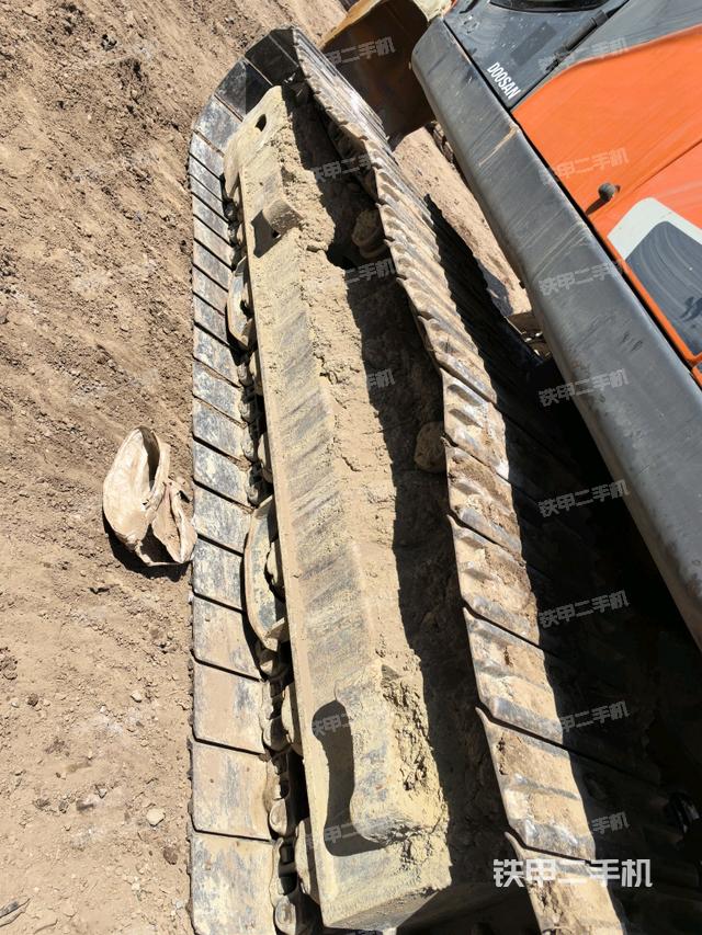 右驅(qū)動輪(行走機構(gòu)) 右驅(qū)動輪(行走機構(gòu))