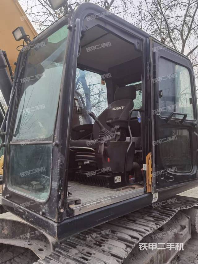 驾驶室整体（整机外观）