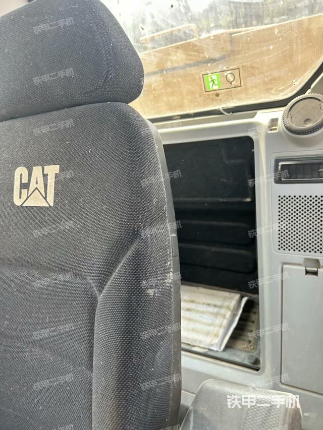 座椅右側(cè)控制臺(tái)/鑰匙門(mén)/油門(mén)/含右手柄（駕駛室部分）