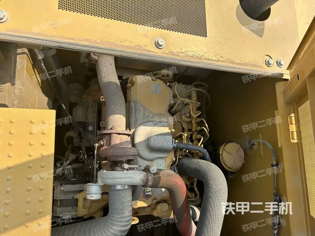 發(fā)動(dòng)機(jī)室（上車(chē)部件）