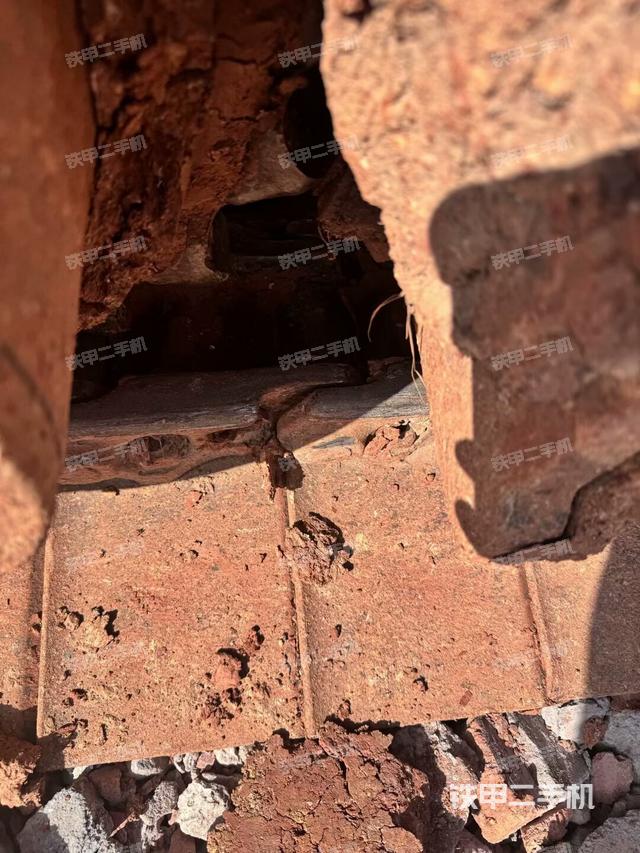 右側(cè)行走馬達蓋板(行走機構(gòu)) 右側(cè)行走馬達蓋板(行走機構(gòu))