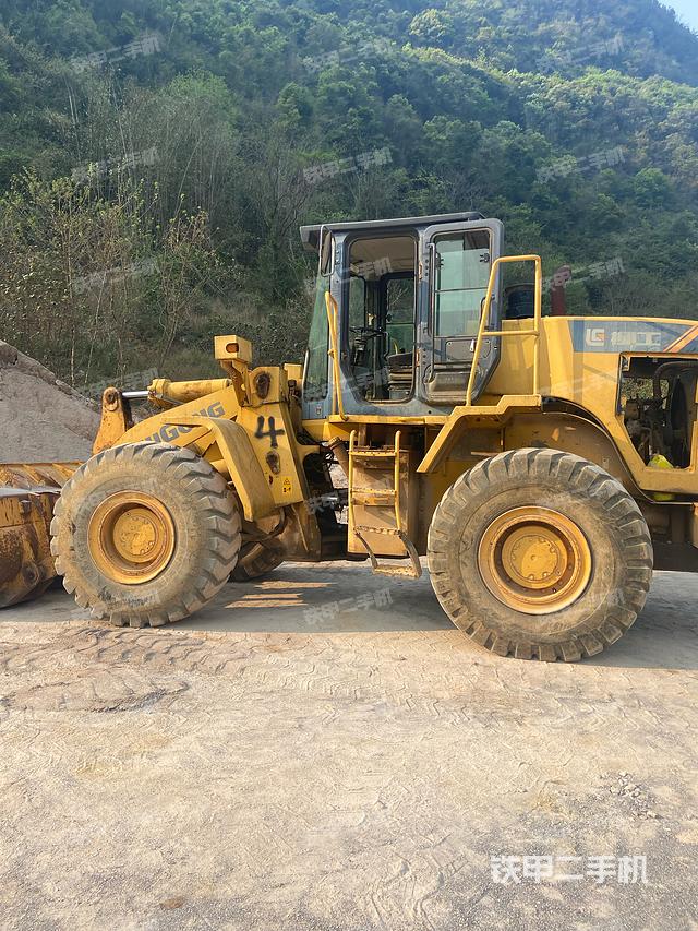 工作裝置整體（整機(jī)外觀及大件）