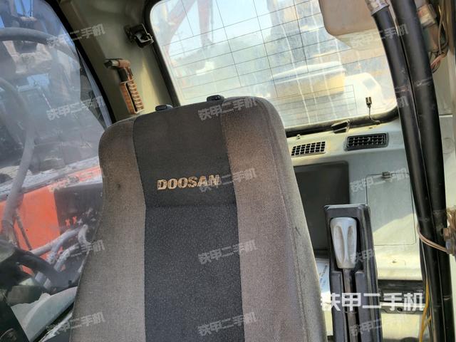 座椅后部(駕駛室部分) 座椅后部(駕駛室部分)