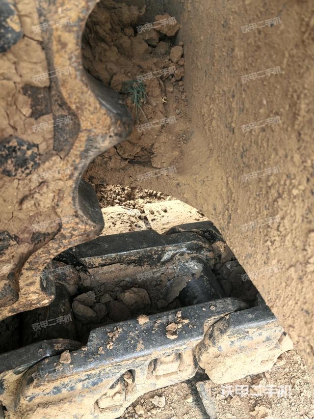 右驅(qū)動(dòng)輪（行走機(jī)構(gòu)）