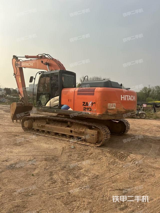 左后45(整機(jī)外觀) 左后45(整機(jī)外觀)