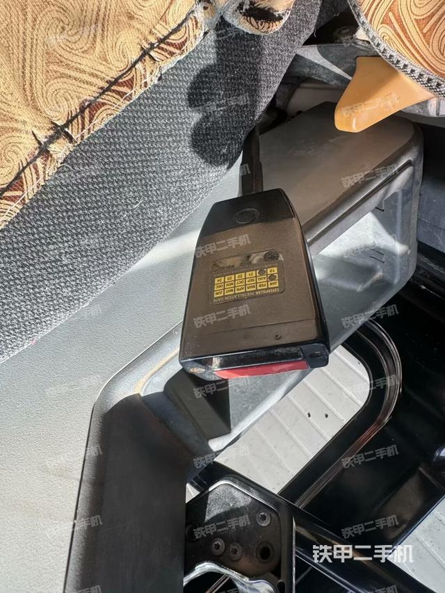 后窗玻璃角標(biāo)(駕駛室部分) 后窗玻璃角標(biāo)(駕駛室部分)