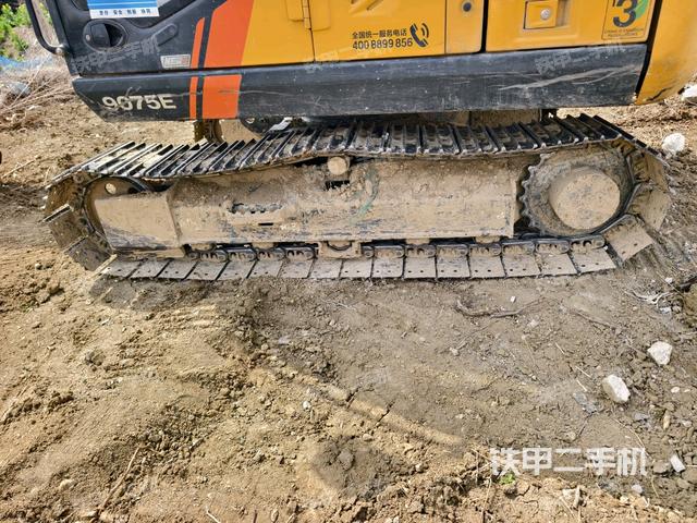 左側(cè)履帶整體?（行走機(jī)構(gòu)）