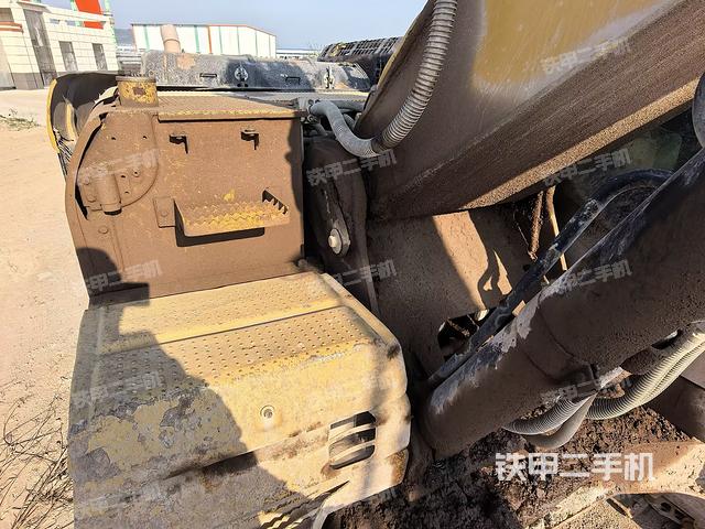 大臂根部?斜視(工作和回轉裝置) 大臂根部?斜視(工作和回轉裝置)