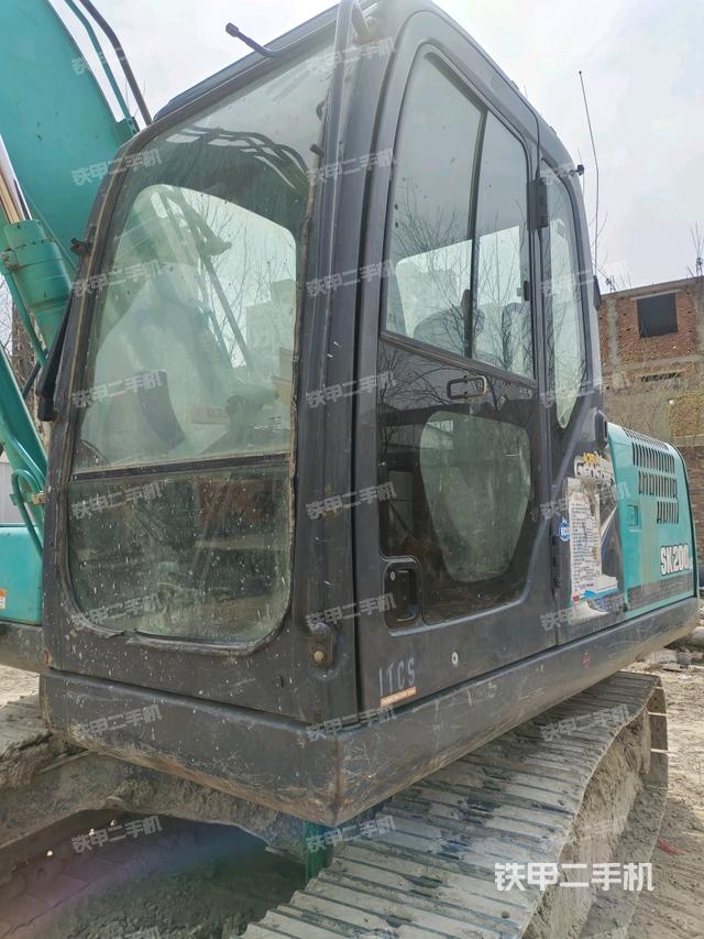 駕駛室左前45度(駕駛室部分) 駕駛室左前45度(駕駛室部分)